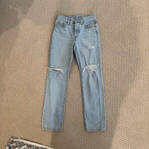 Levi's Women's Straight Jeans in Light Blue